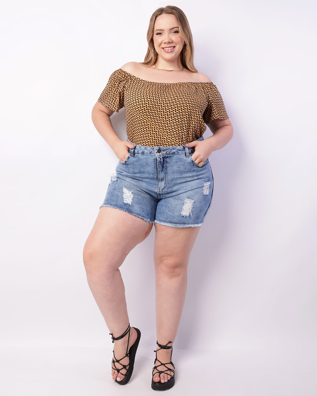 Blusa-Plus-Size-Feminina-Ciganinha-Viscose-Estampada-Bege