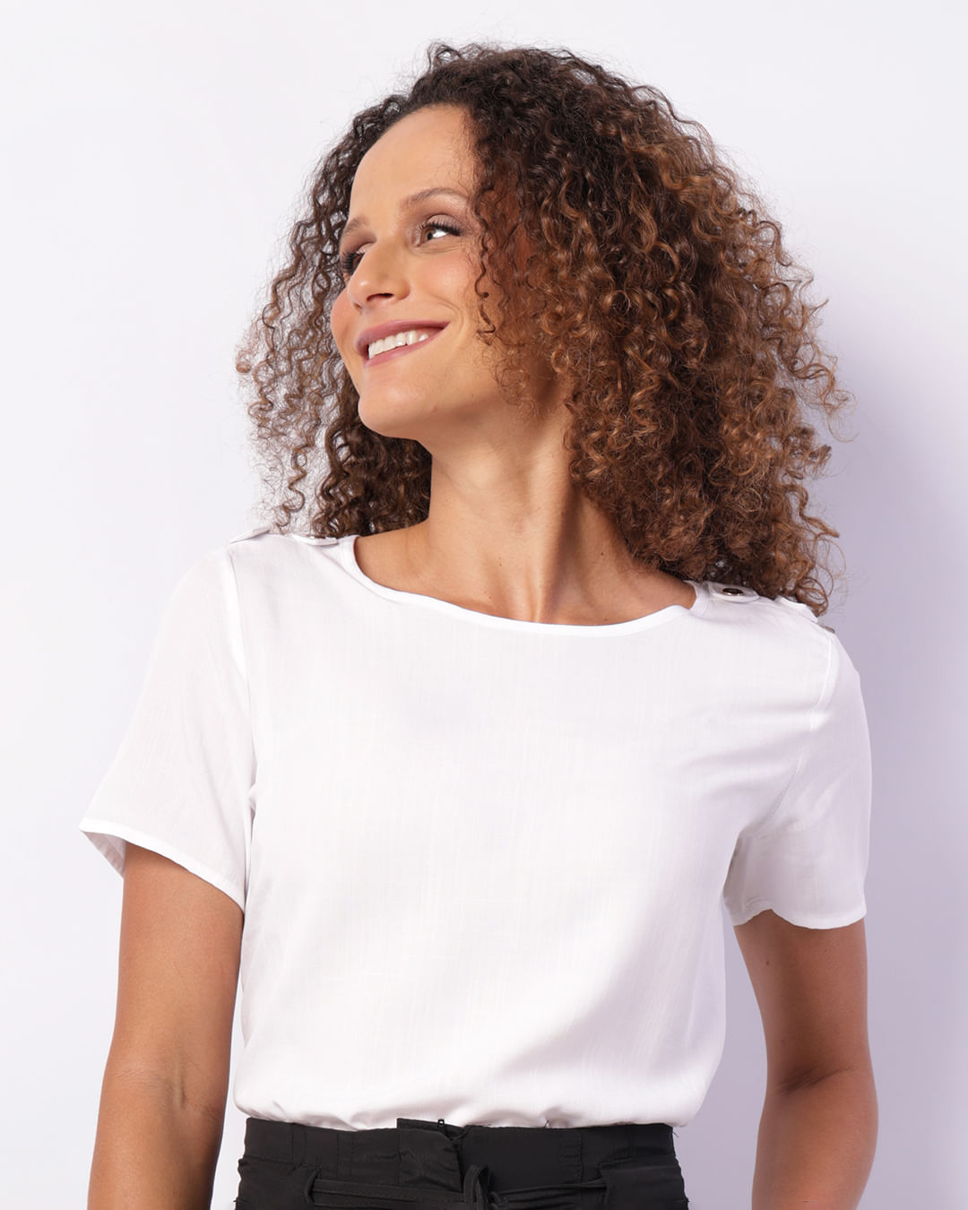 Blusa-230622-C-Detalhe-Ombro-Mc---Branco
