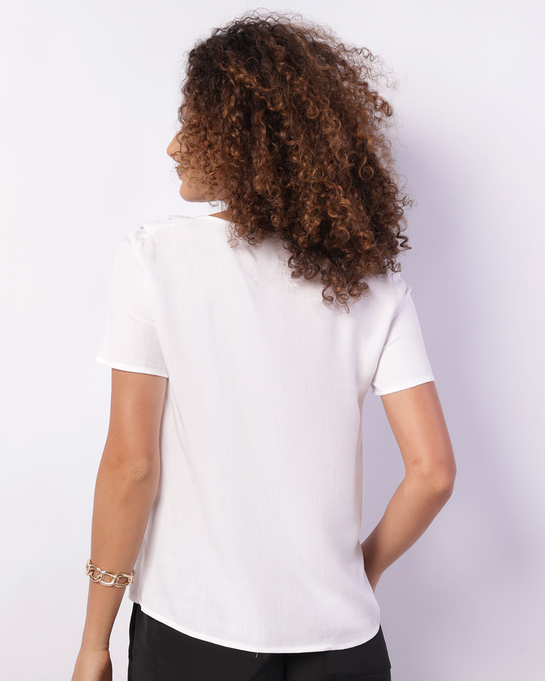Blusa-230622-C-Detalhe-Ombro-Mc---Branco