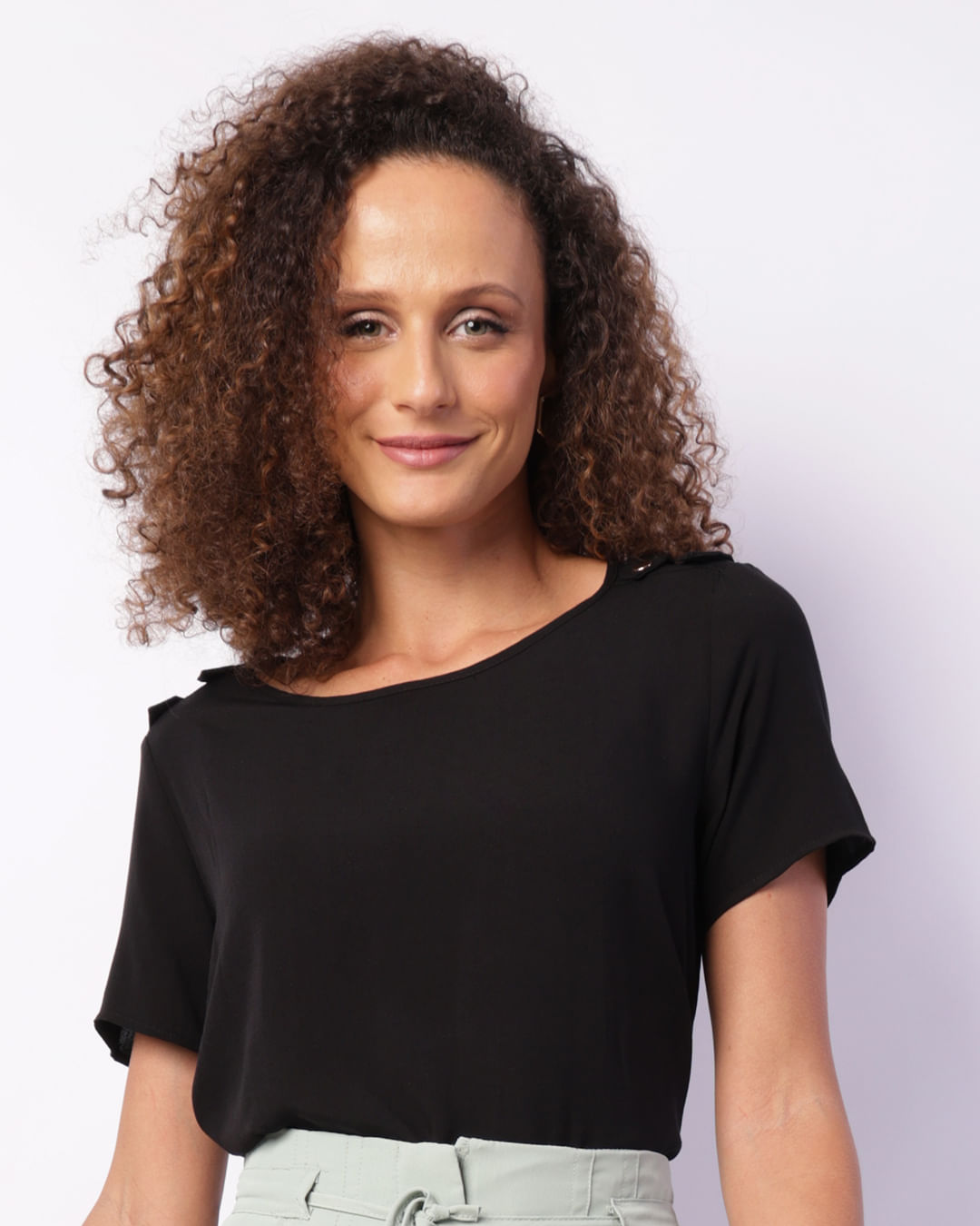 Blusa-230622-C-Detalhe-Ombro-Mc---Preto