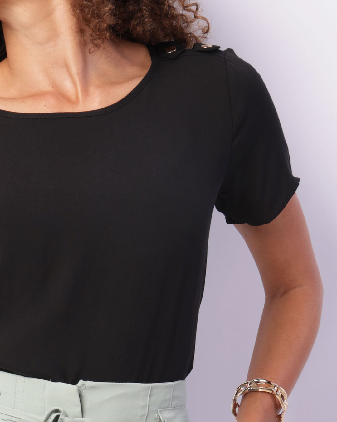 Blusa-230622-C-Detalhe-Ombro-Mc---Preto