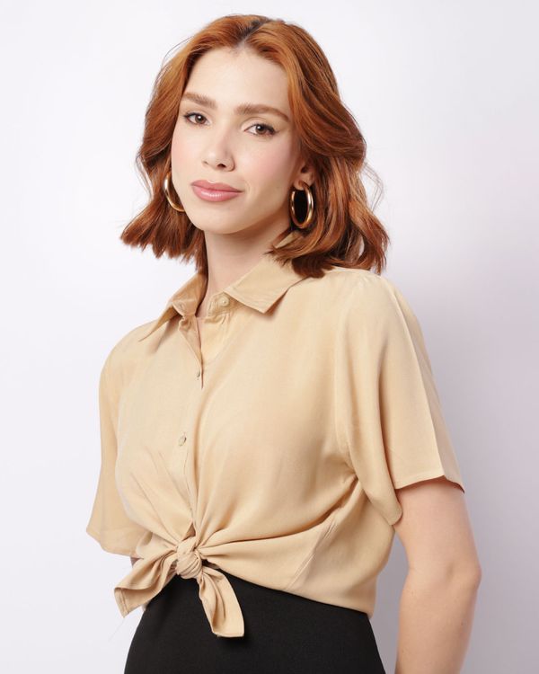 Camisa Feminina Berry & Co. Viscose Manga Curta Bege M