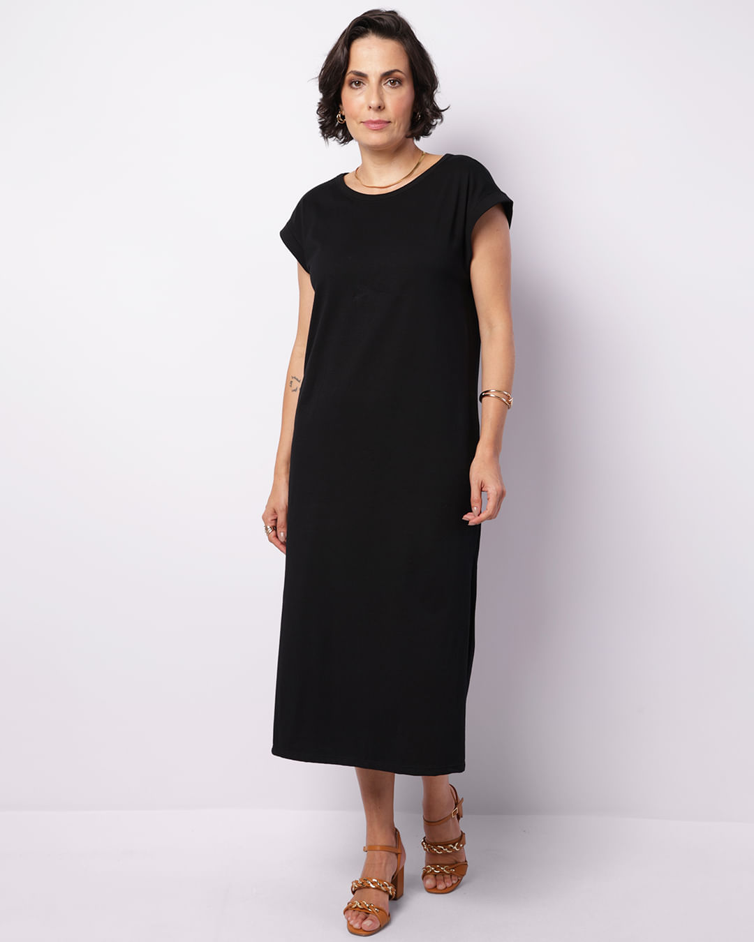 Vestido-1000111901-Midi-Amplo---Preto