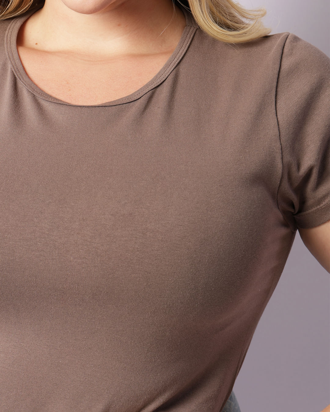 Blusa-4220-Plus-Mc-Gola-Redonda-Chocola---Marrom