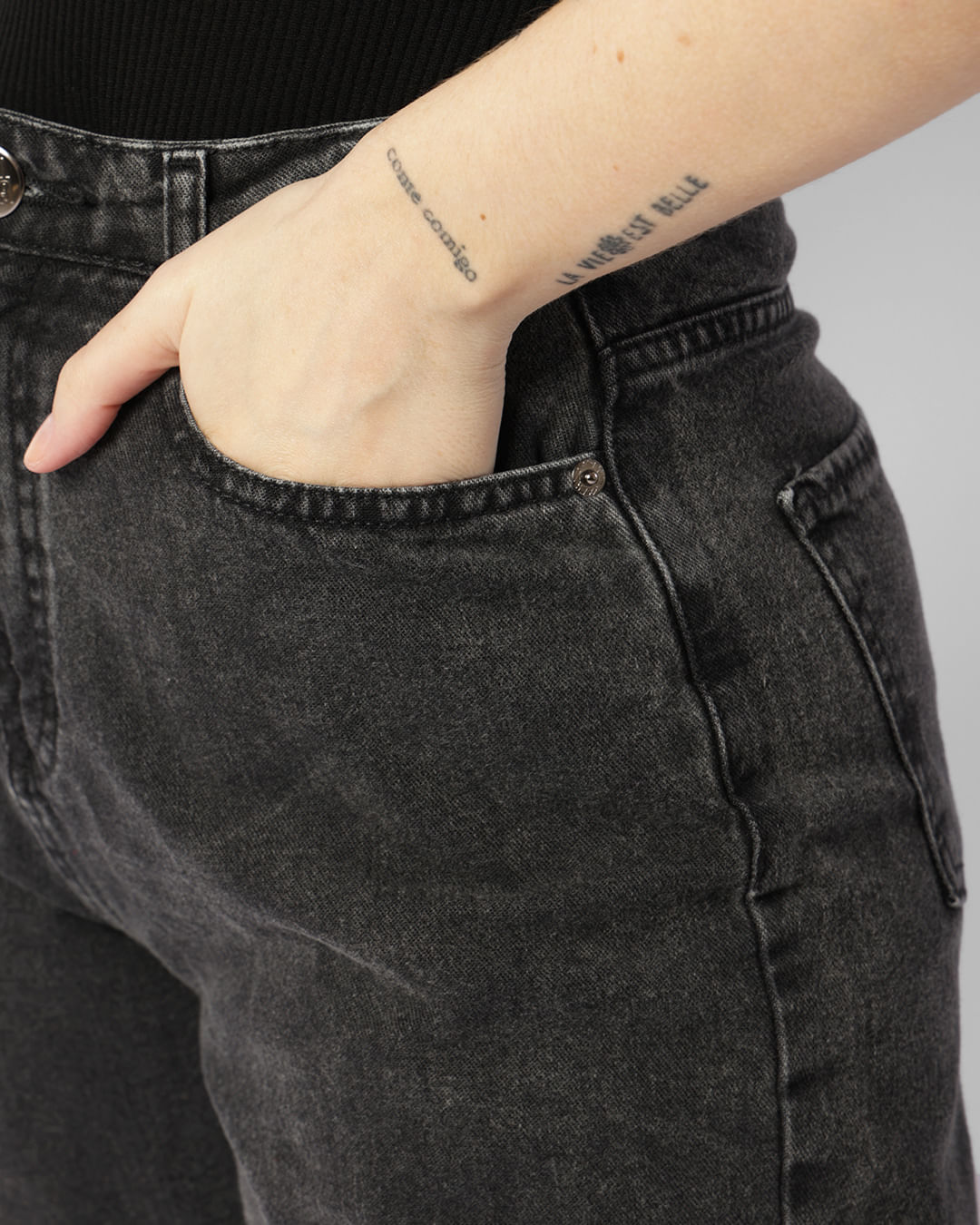 Calca-Blk-Jns-Mom-Rebolo-Cftr3954-1---Black-Jeans-Medio