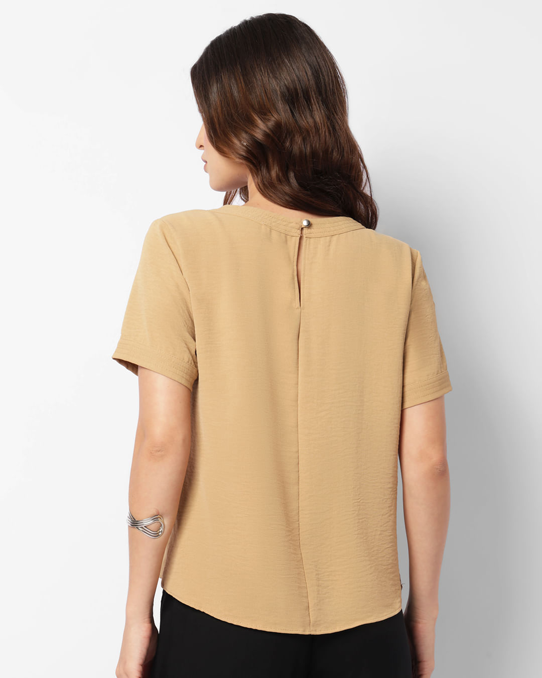 Blusa-231011-Mc-Cey-Det-Mga-E-Gola---Bege-Medio