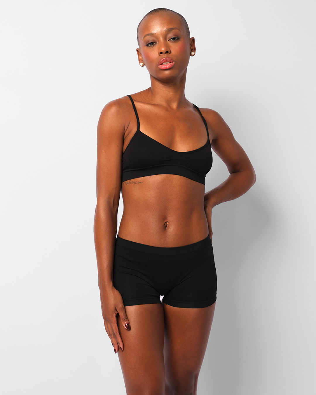 Top-Alca-Fina-Preto-0300-001---Preto