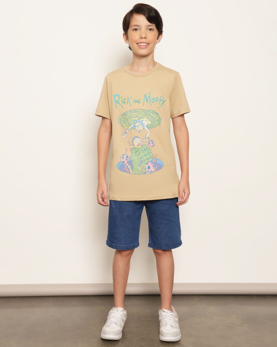 Camiseta-T36131-Mc-M-1016-Rick-And-Mor---Bege-Claro