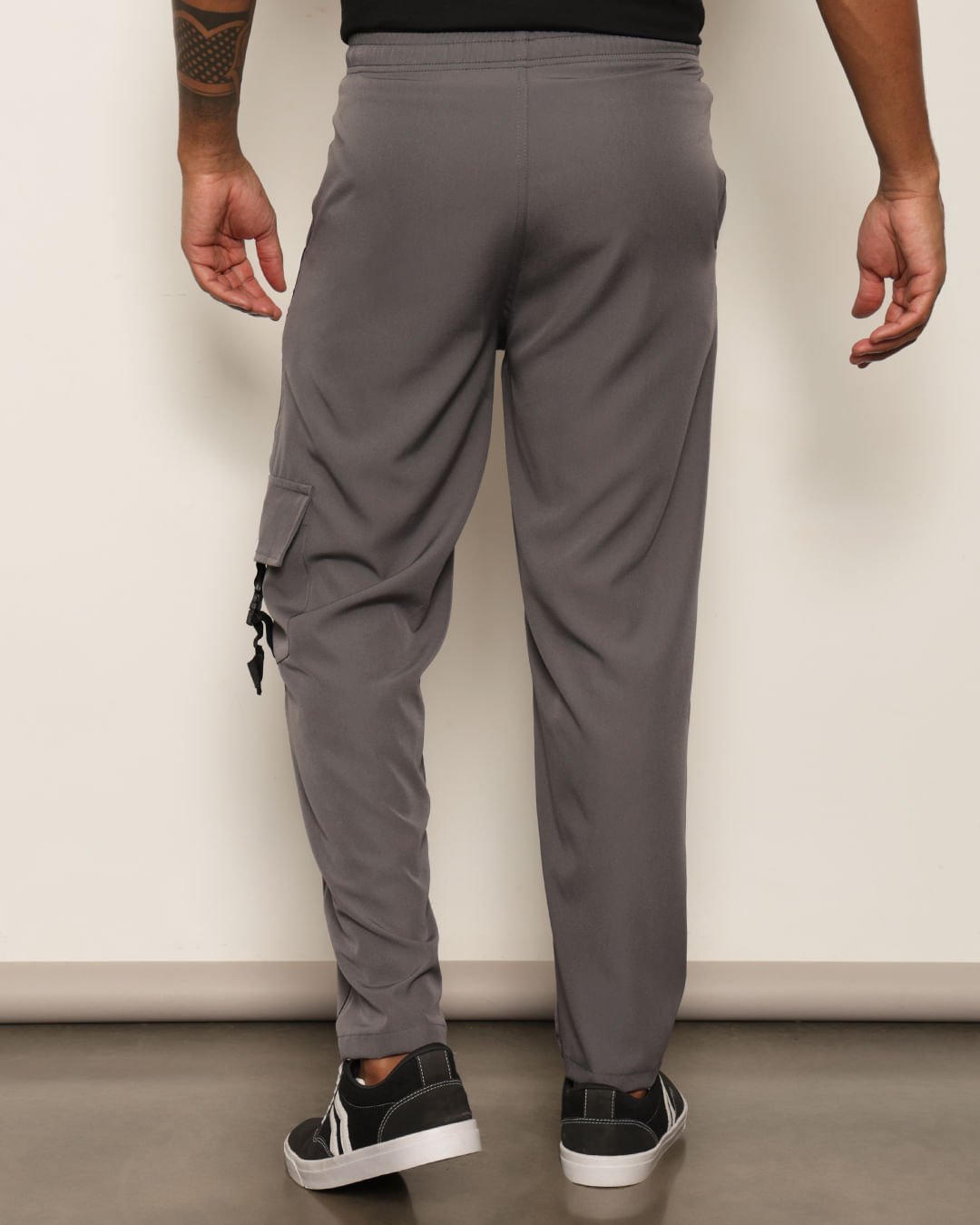 Calca-C-Bolso-Lateral-Friso-105-Pgg---Cinza-Escuro