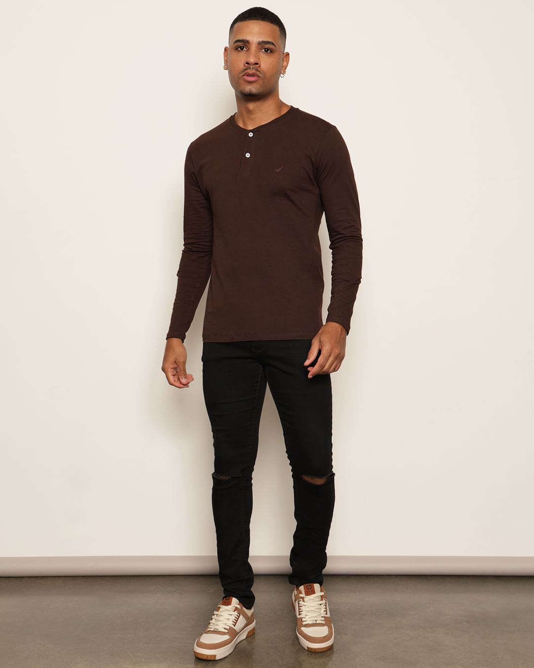 Camiseta-Ml-Botao-P5017-Marrom--Pgg---Marrom-Escuro