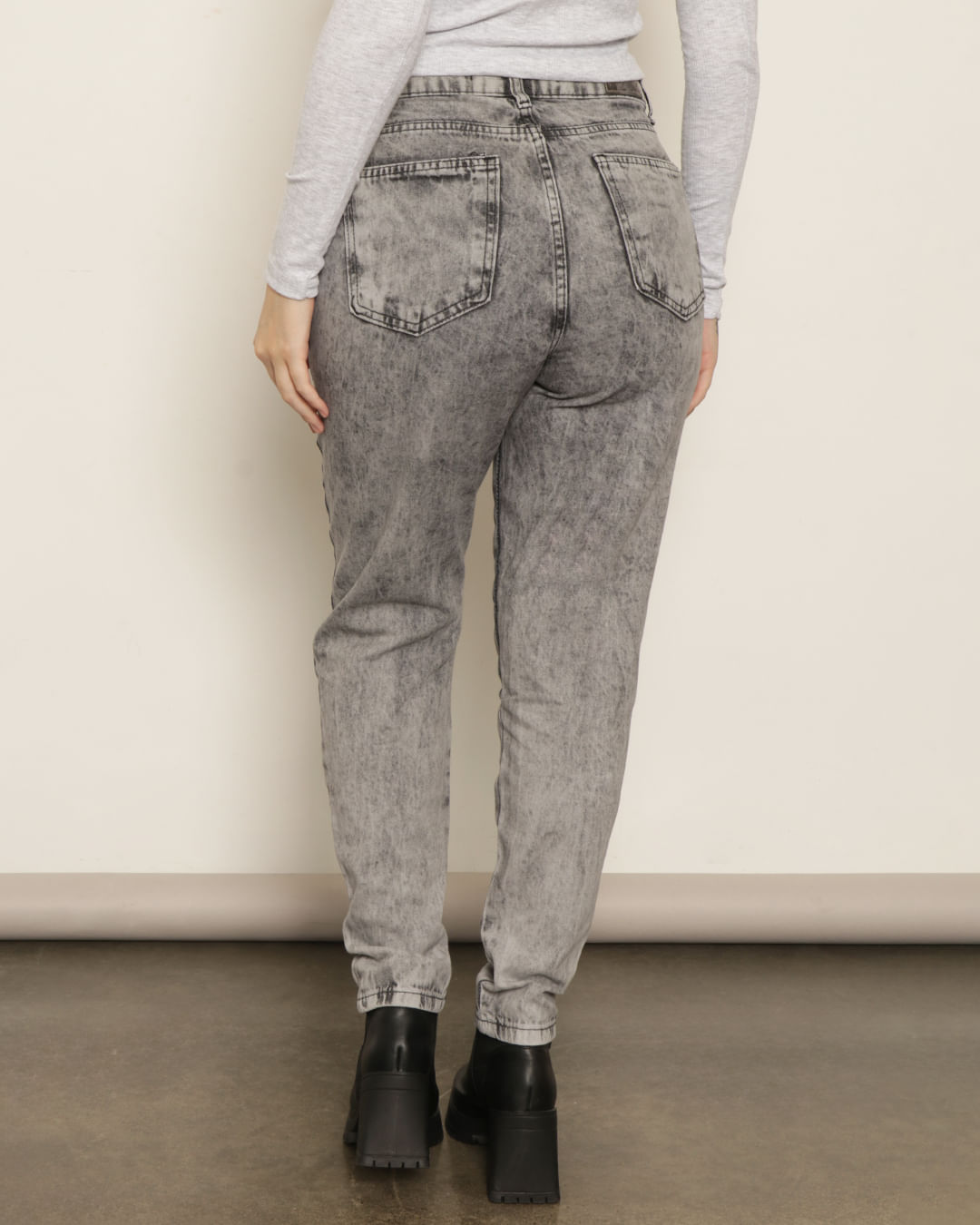 Calca-Jeans-Mom-Blak-Marmorizado-501473---Black-Jeans-Claro