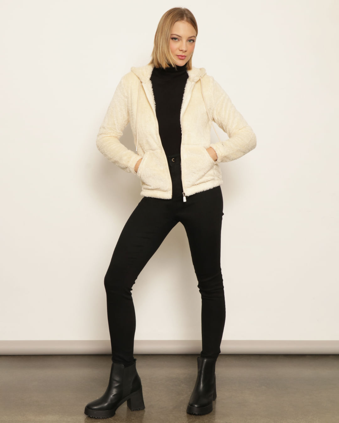 Blusa-Pelinho-Creme-210406---Bege-Claro