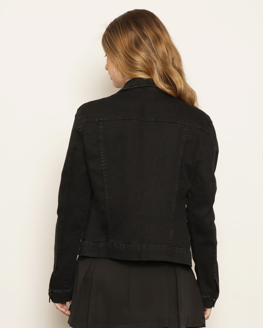 Jaqueta-Jeans-Aplicacao-Tachas-32091---Black-Jeans-Escuro