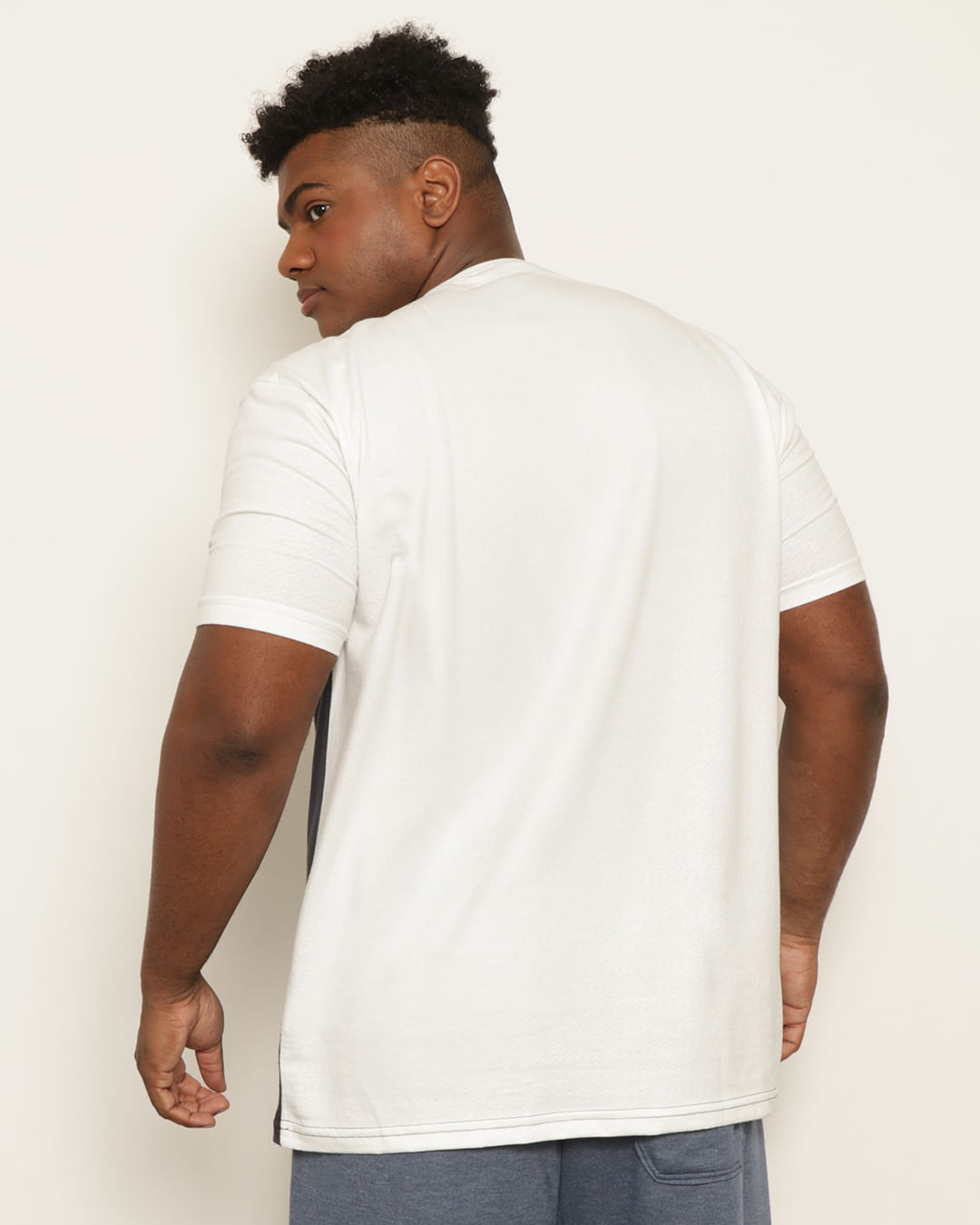 Camiseta-Gangster-51240342-Maroff-Plu---Off-White-Outros