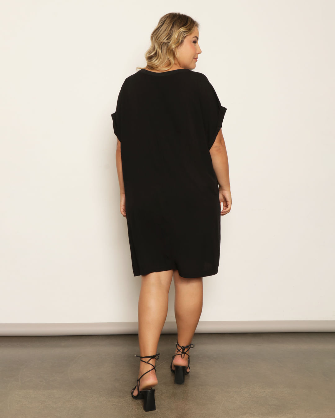Vestido-310831plpe--Mc-Gola-Retilinea---Preto