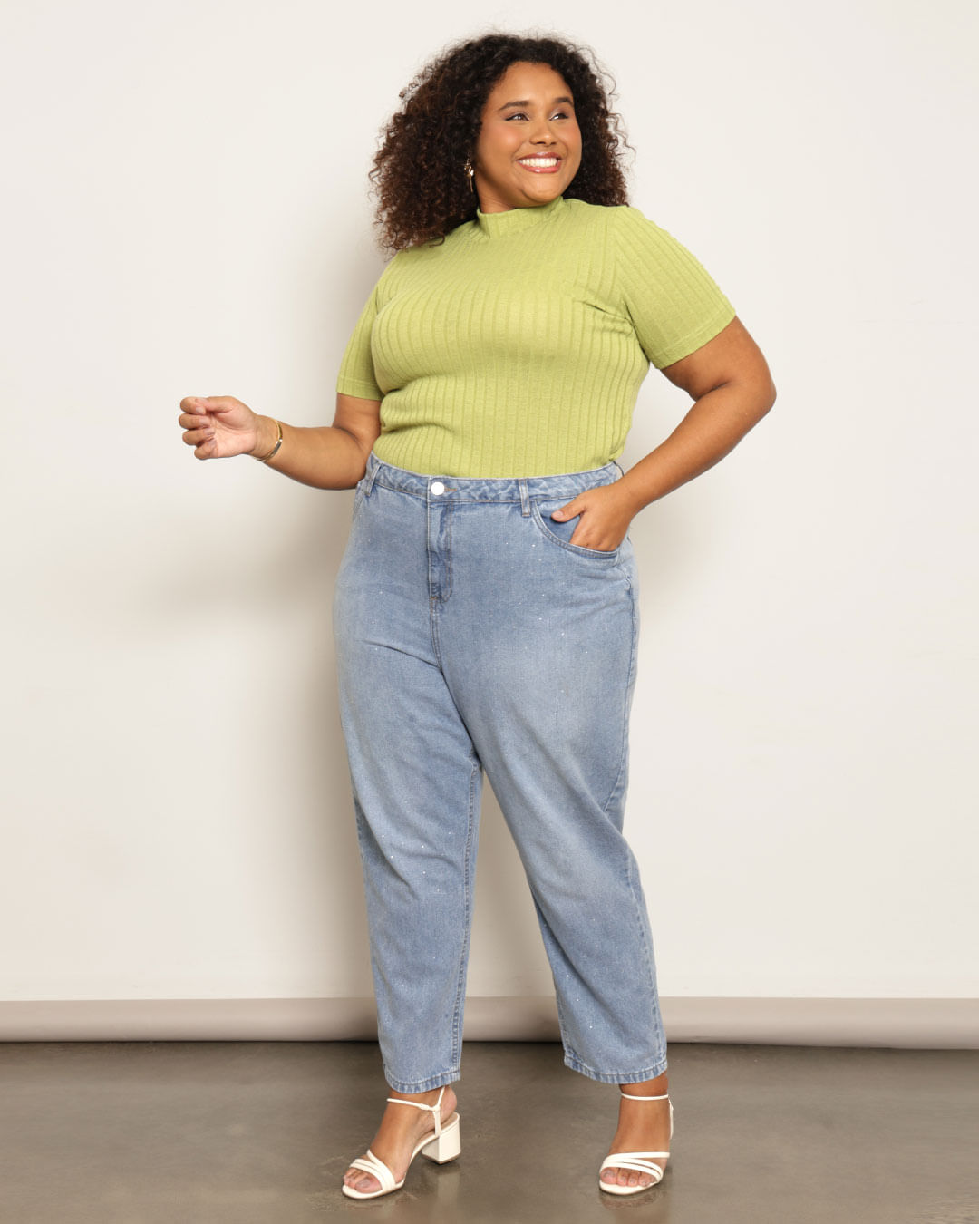 Calca-Jeans-Mom--Brilhos-6730079---Blue-Jeans-Claro