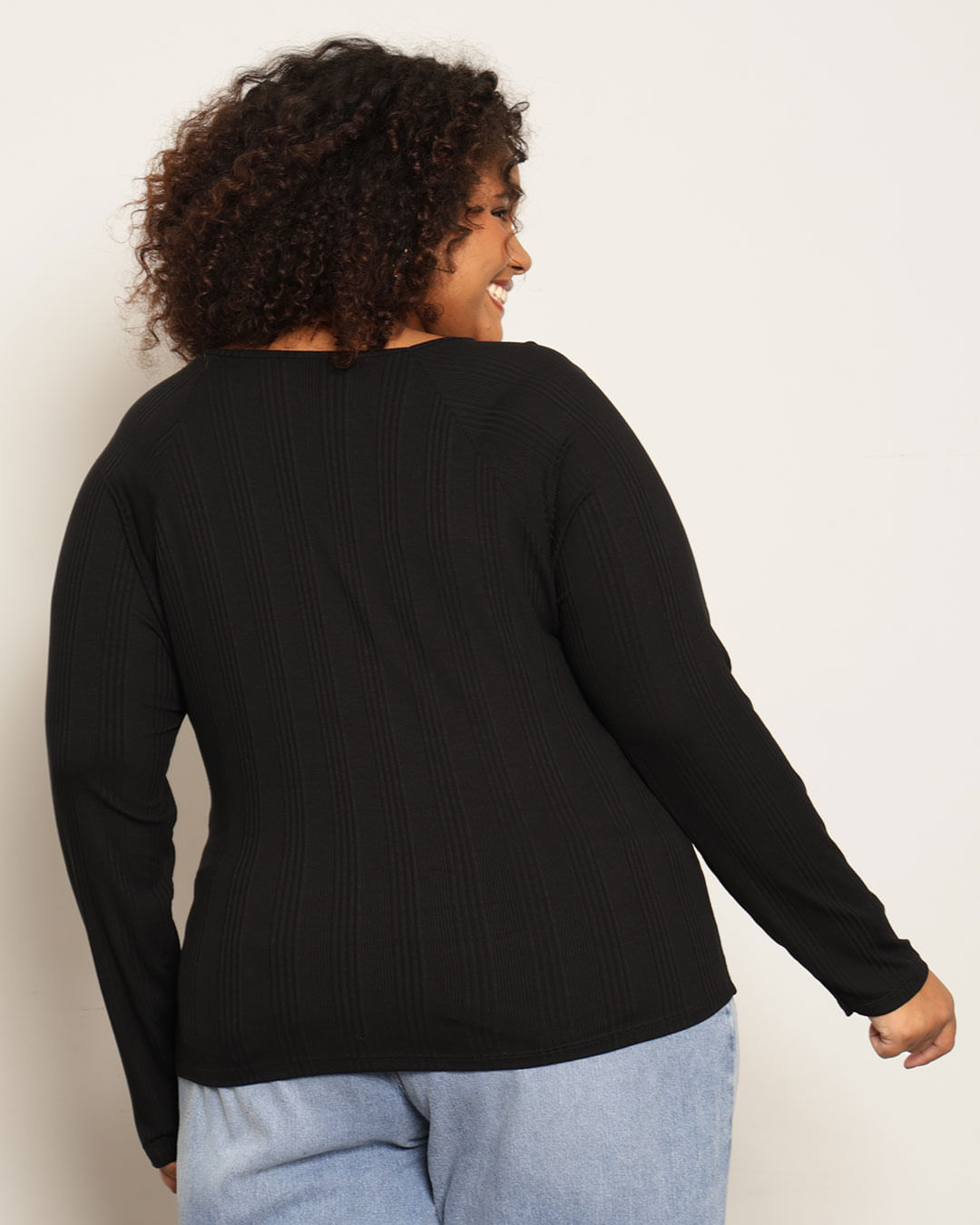 Blusa-Tt945-Ml-Canelada-Det-Decote---Preto