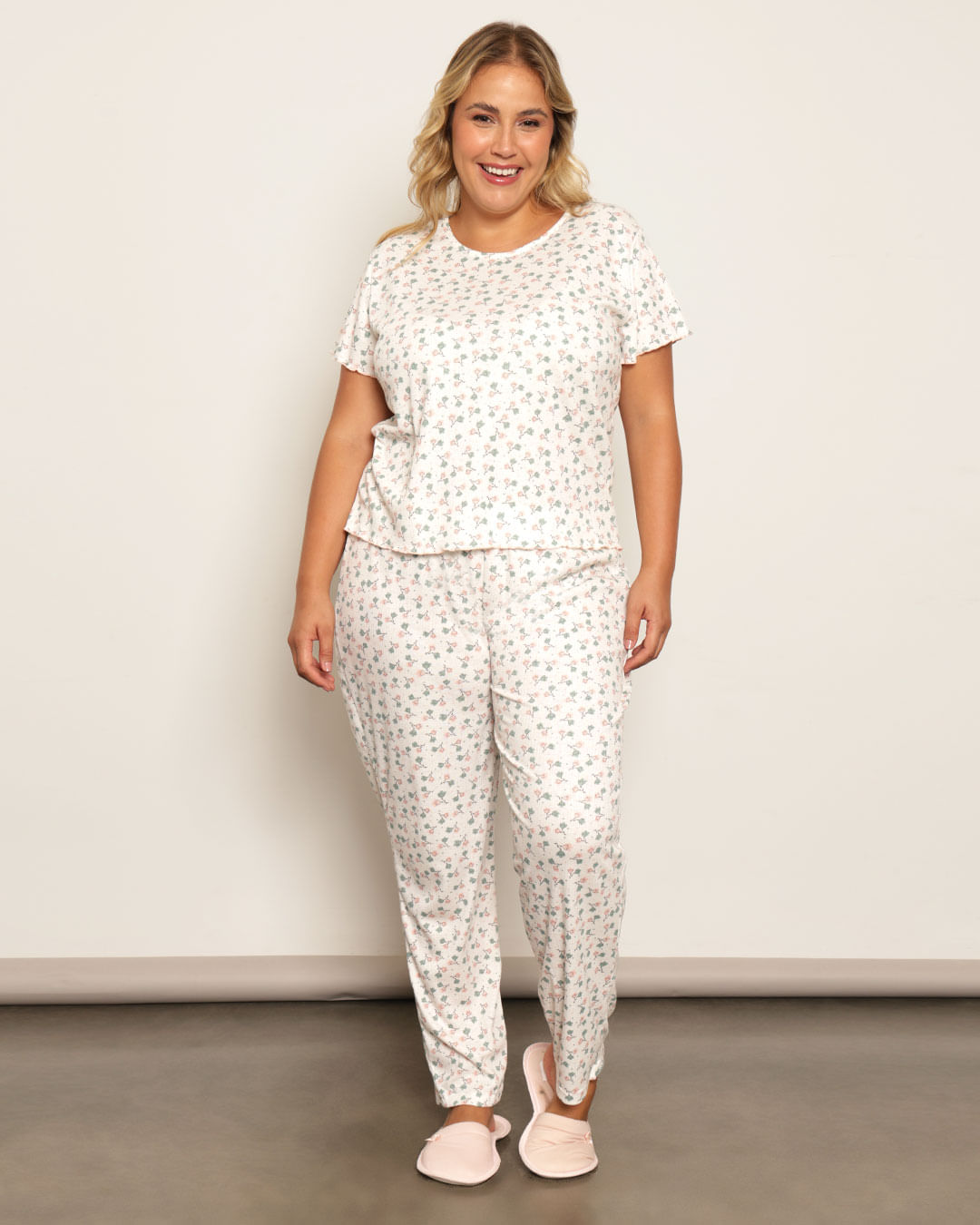 Pij-Tg-Riba-Est-Bl-Mc-E-Calc-Longa0382-3---Off-White-Floral