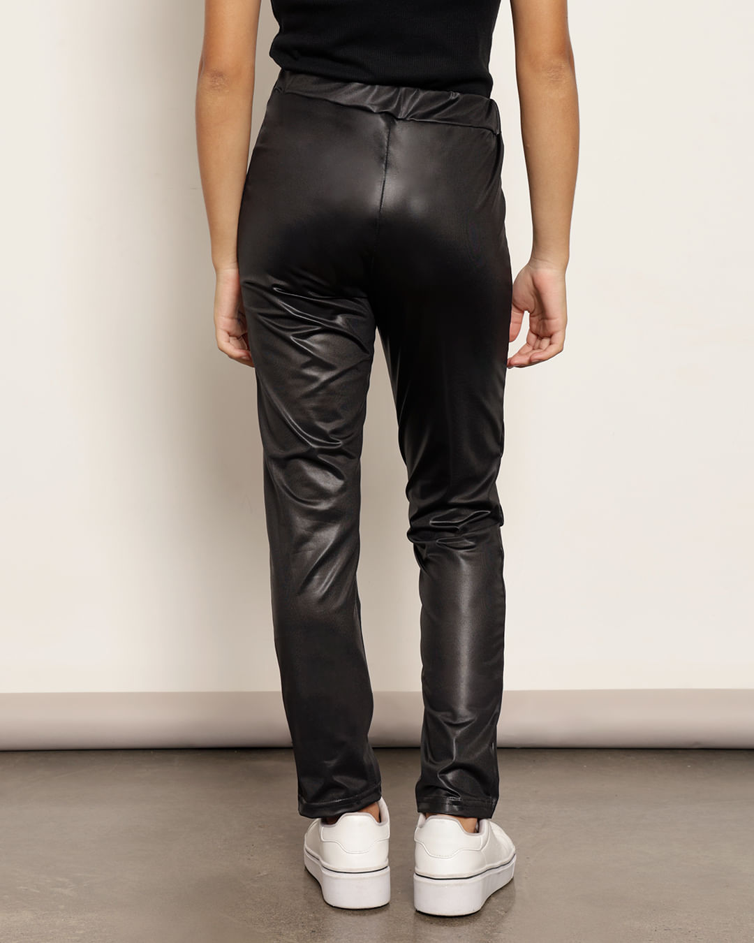 Legging-Tra1873cirre-Cutout-Joel-F1016---Preto
