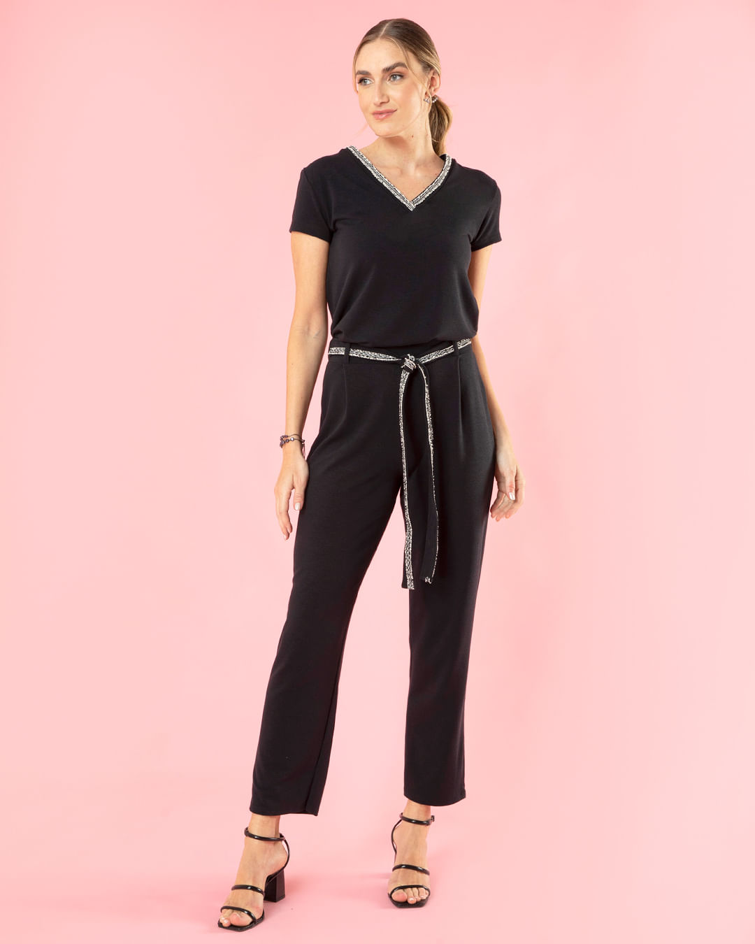 Blusa-Mc-Dec-V-C-Detalhe-Molec-8010024---Preto