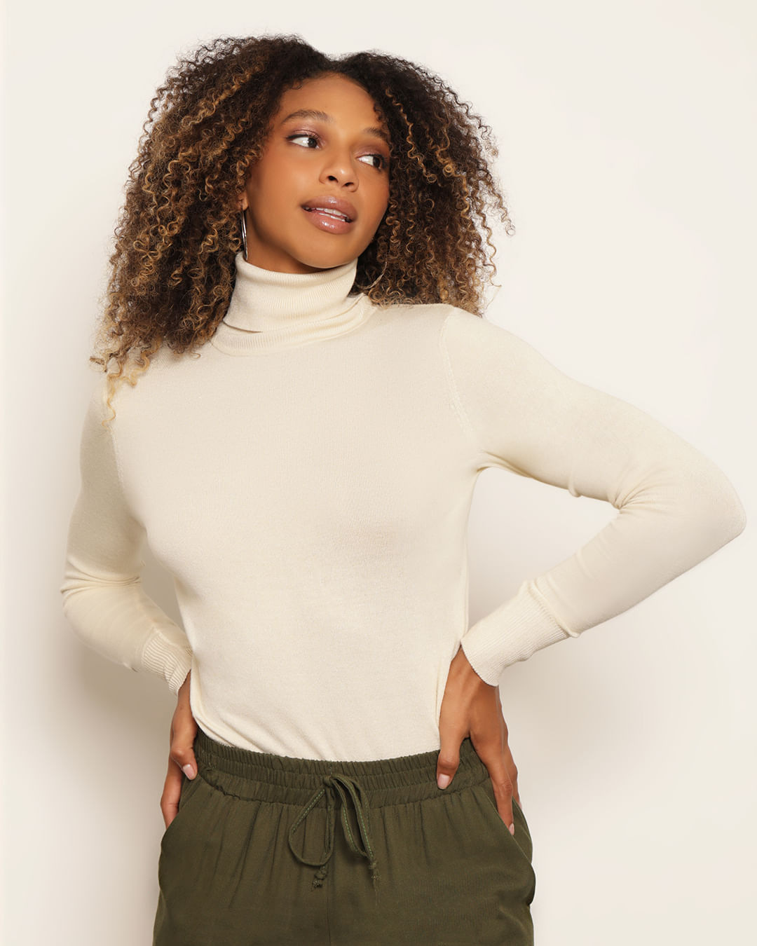 Tricot-Leve-Gola-Alta-7w23l-130-Areia---Bege-Claro