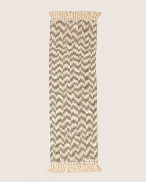 Tapete Passadeira 47cm x 140cm Bordado Chevron Com Franjas Verde UN