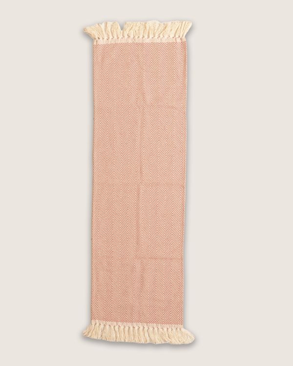 Tapete Passadeira 47cm x 140cm Bordado Chevron Com Franjas Terracota UN