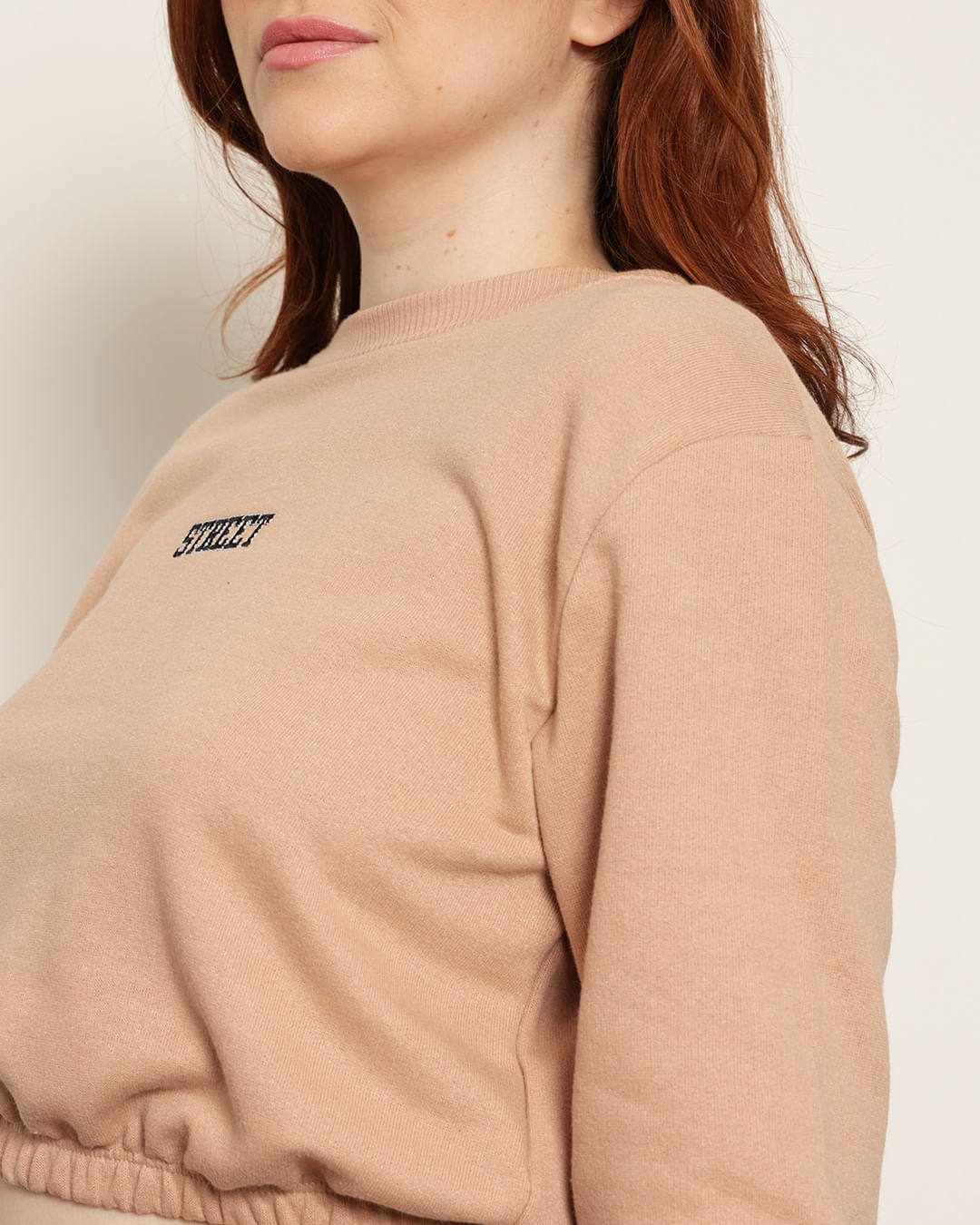 Blusa-Moletinho-Pg-Bolso-Manga-30581---Bege-Medio