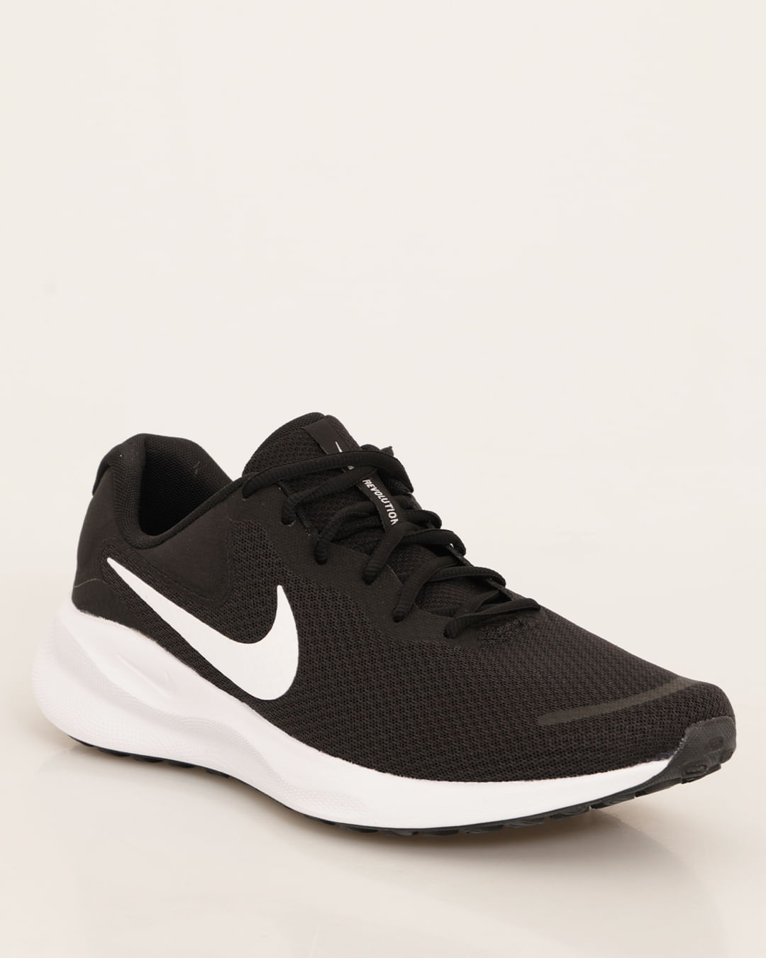 Nike-Revolution-7---Preto