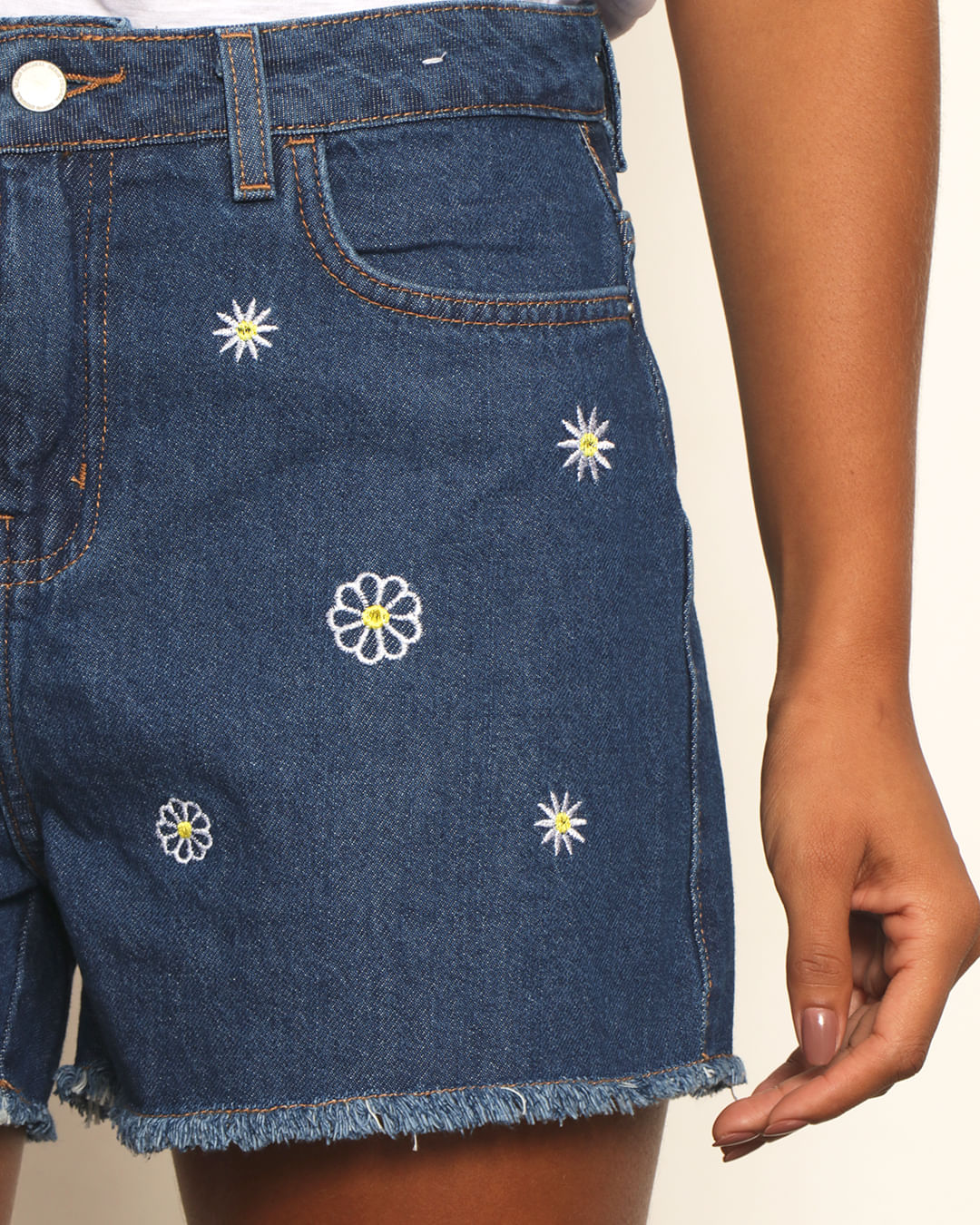 Shorts-Jns-Bordado-Margarida-07fe01479---Blue-Jeans-Medio