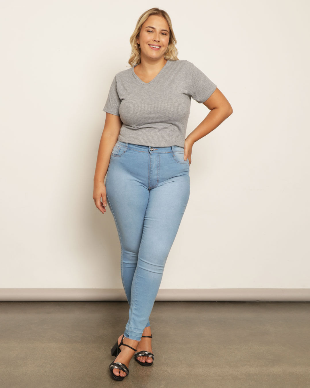 Blusa-Mc-23727-Decote-V---Mescla-Medio