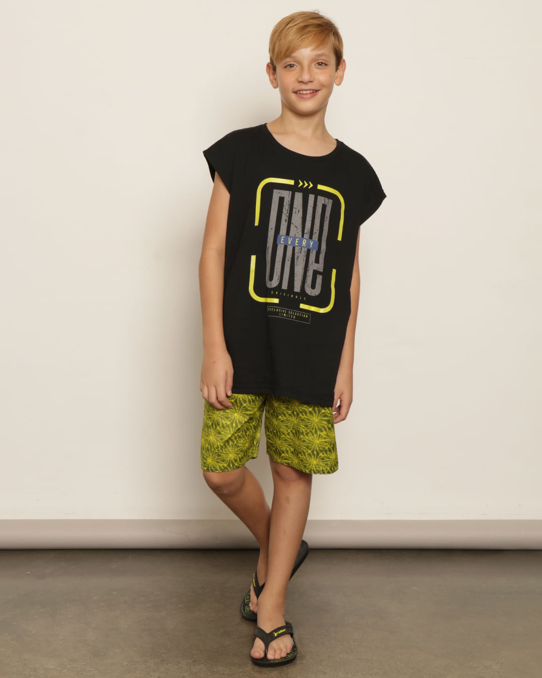 Regata-T243053-M-1016-Tropical---Preto
