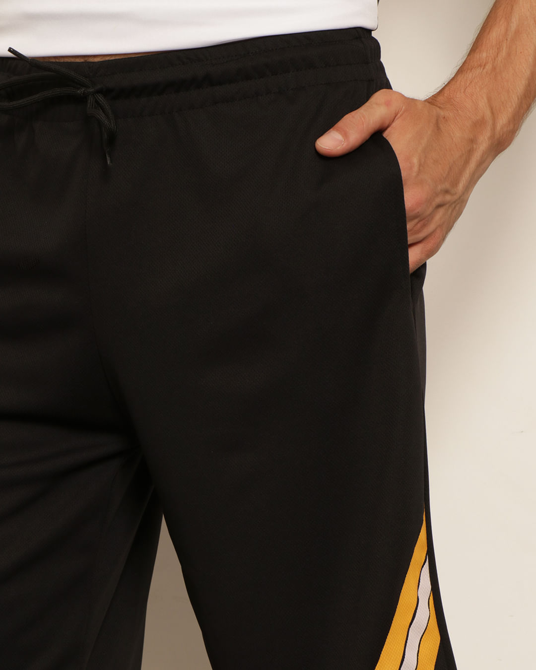 Bermbasq17930218-Det-Contr-silk---Preto