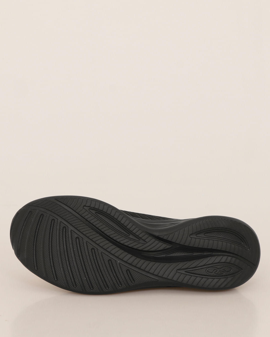 Tem-43361150-Volcan-Pto---Preto