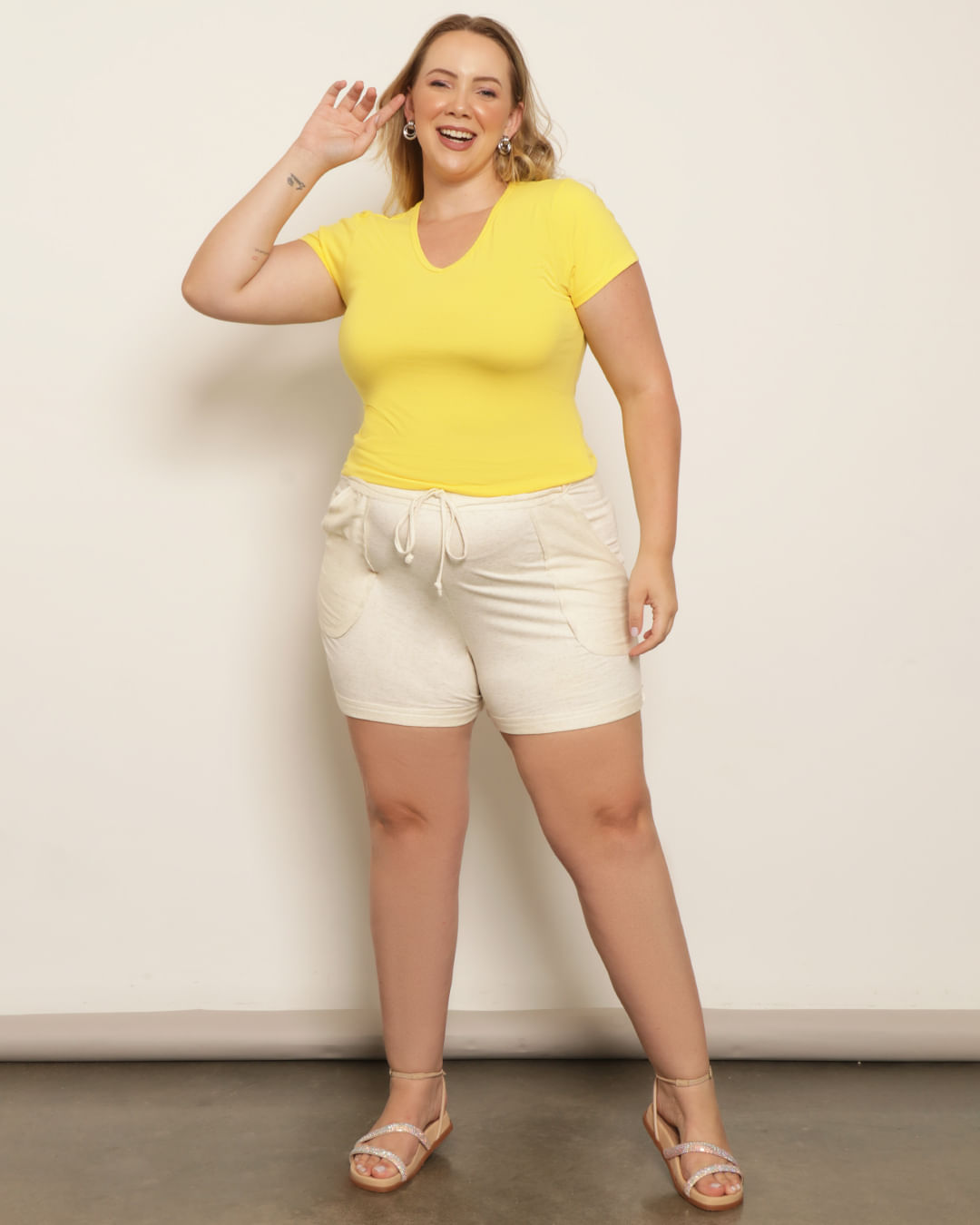 Blusa-4334-Plus-Mc-Gola-V-Amarelo---Amarelo-Medio