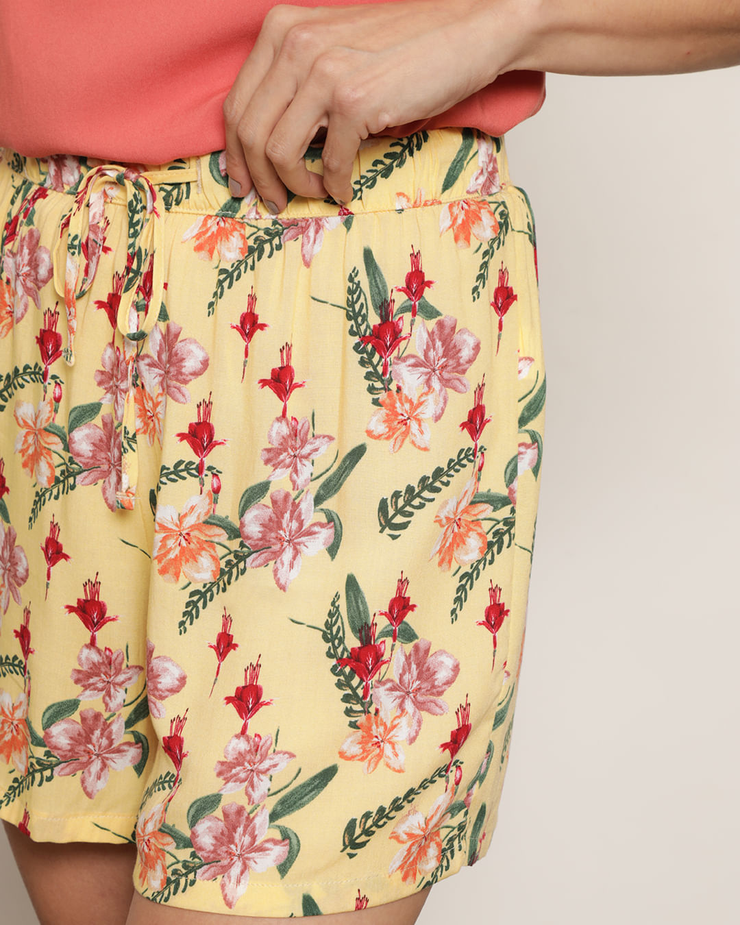 Shorts-230635-1-Tp-Estampado---Amarelo-Floral
