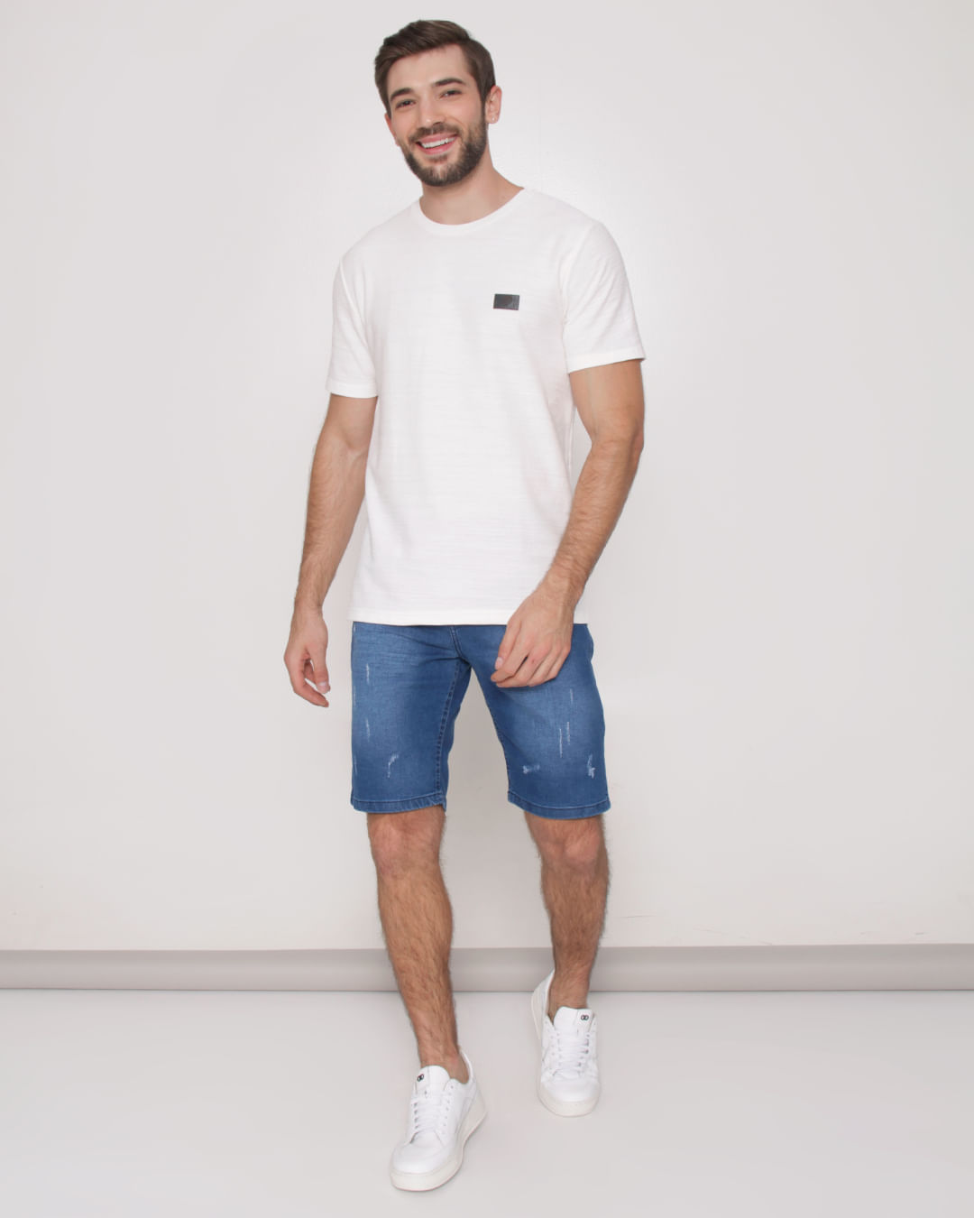 Camiseta--C-Aplique-No-Peito-2107--Pgg---Off-White
