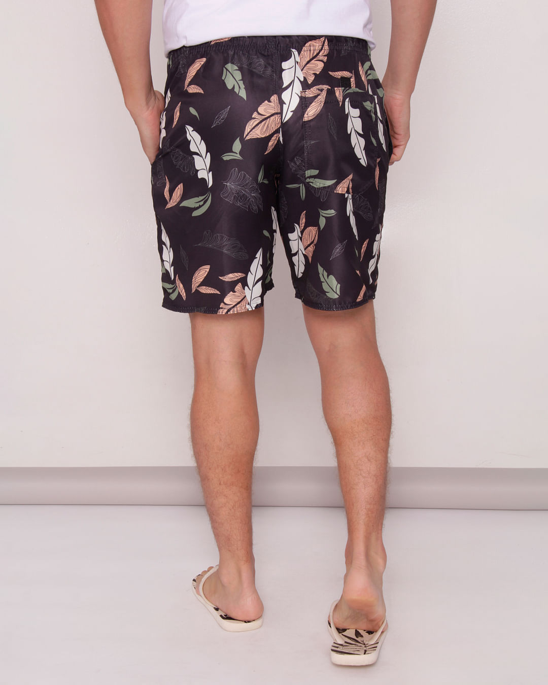 Berm-4cabos-Estampas-Sort-2080---Preto-Floral