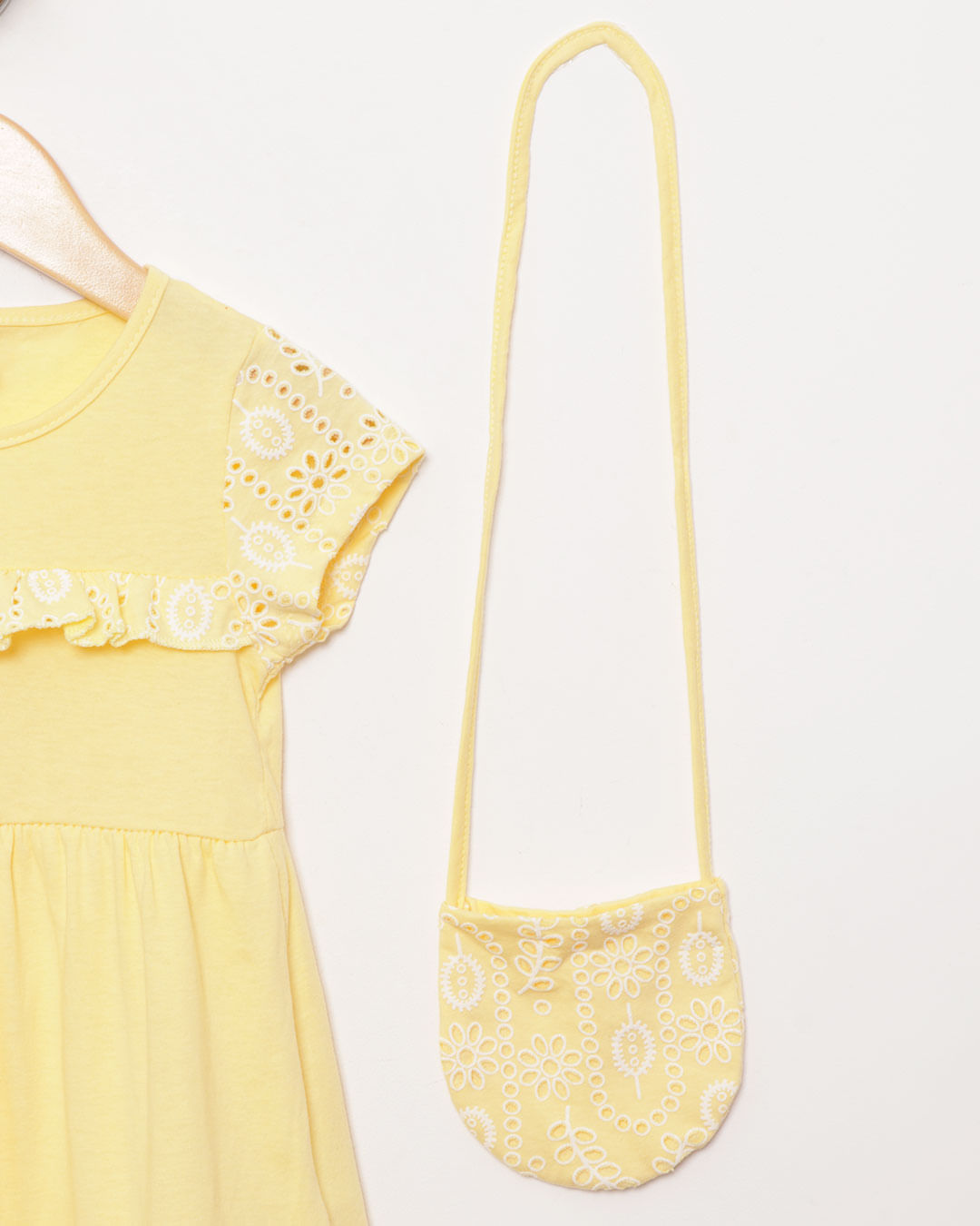 Vestmc-Laise-Amar075000-Fem13---Amarelo-Medio