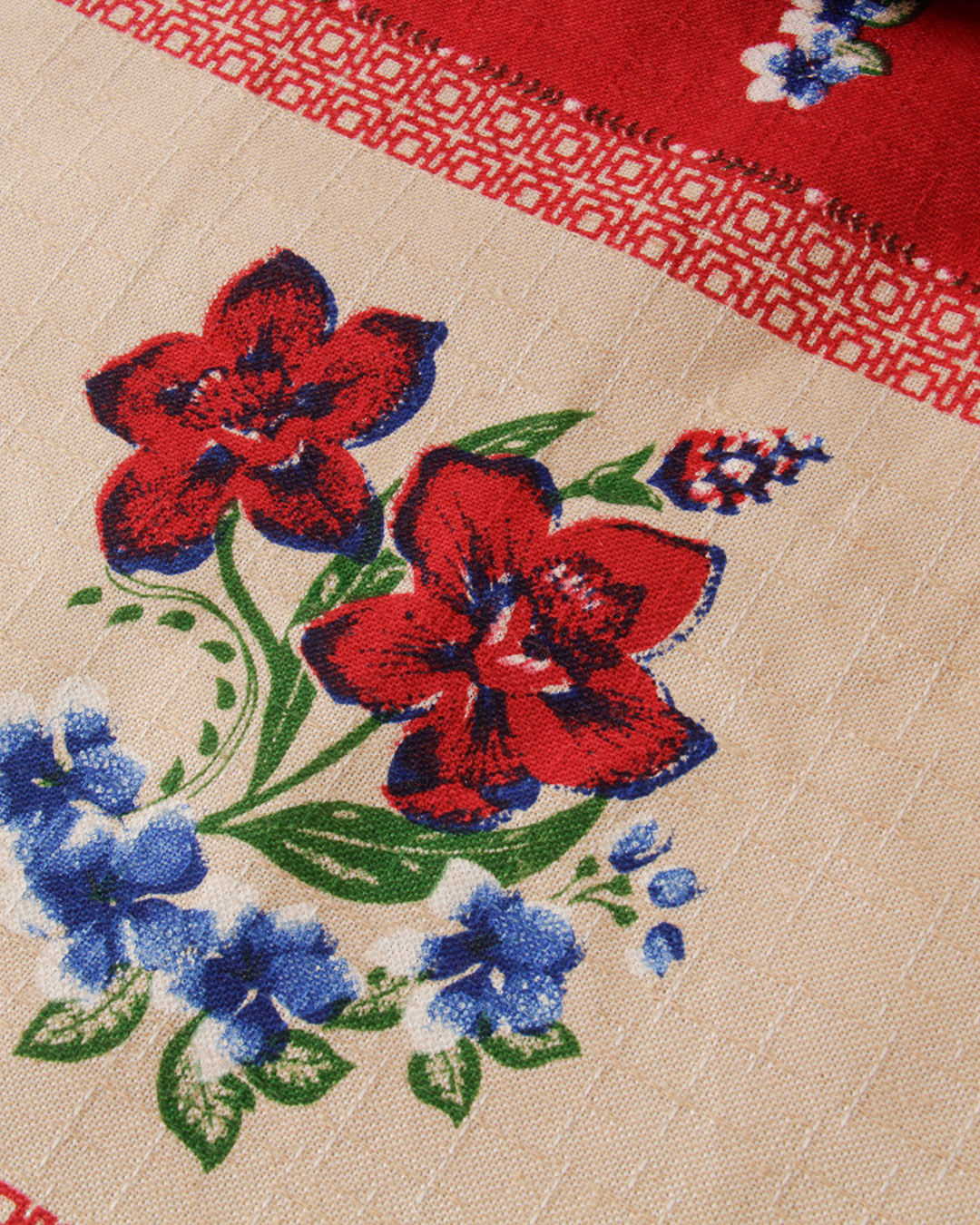 Toalha-Cha-Linhao-70x70-215897---Vermelho-Geometrico