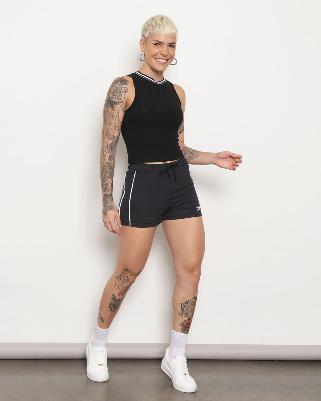 Short-241063-Moletinho-Friso-Lateral---Preto