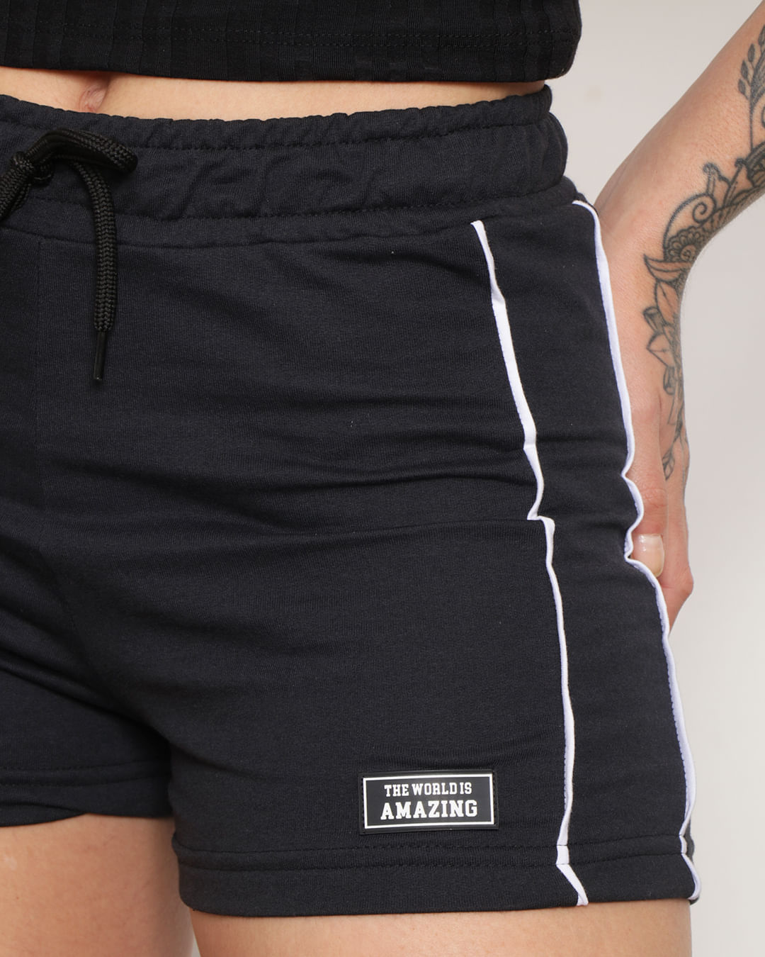 Short-241063-Moletinho-Friso-Lateral---Preto