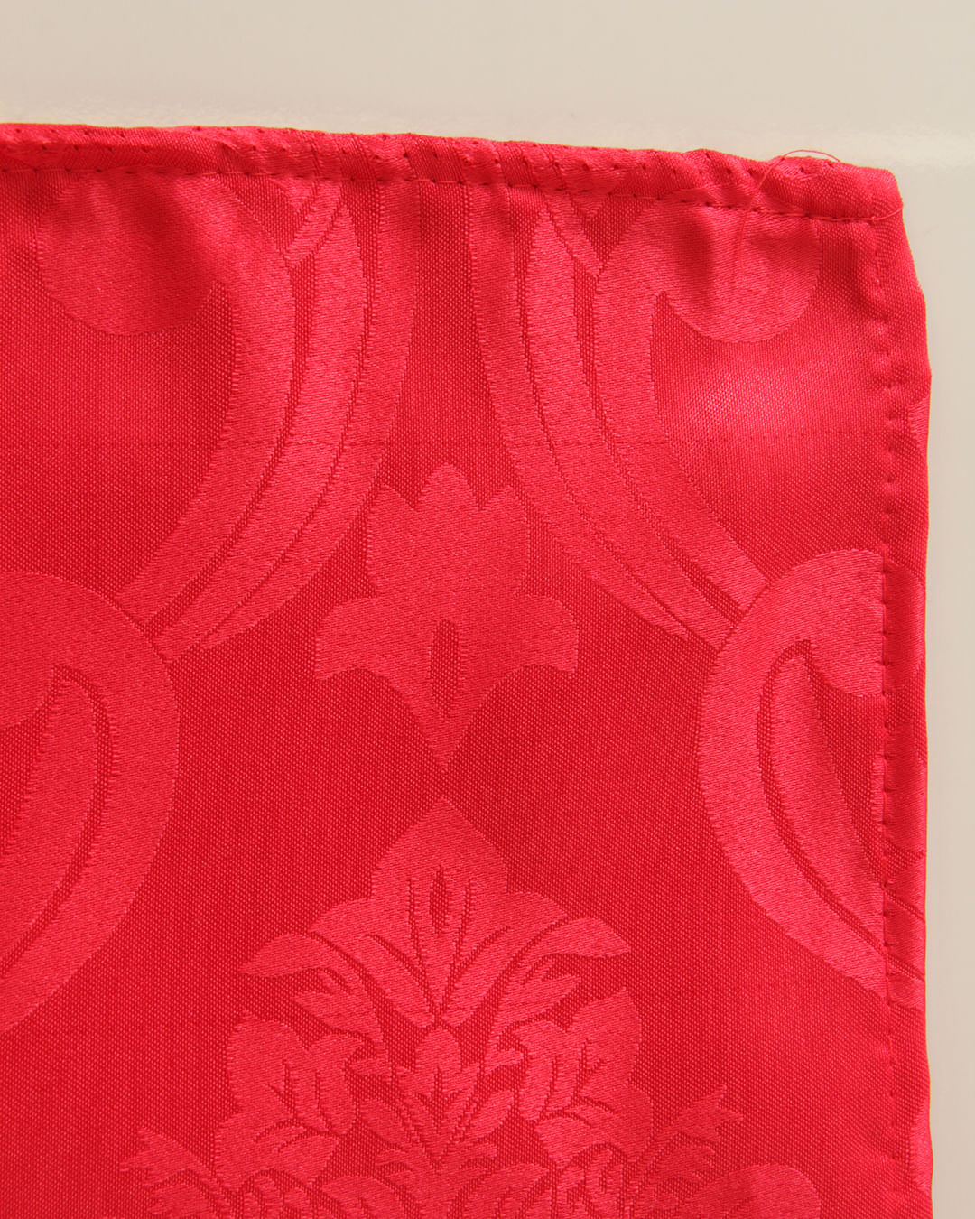 Toalha-Mesa-Quad-Jacq-140x140---Vermelho-Medio