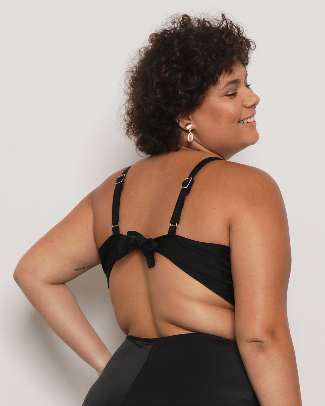 Top-Tg-Liso-Com-Bojo-19011---Preto
