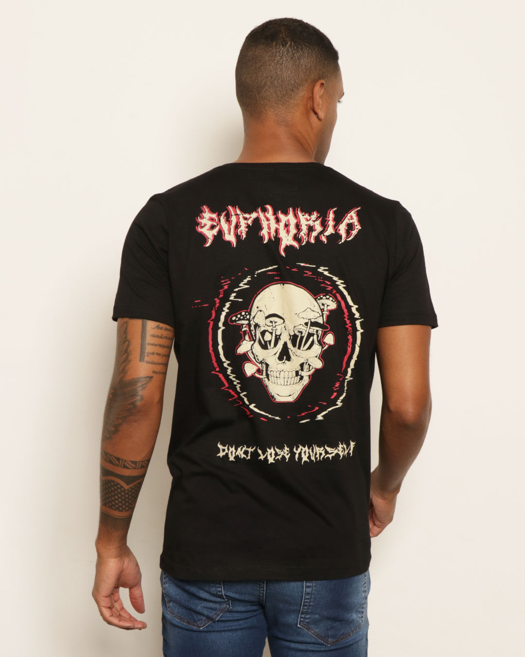 Camiseta-Mc-811921-Est-Frente-E-Costa---Preto