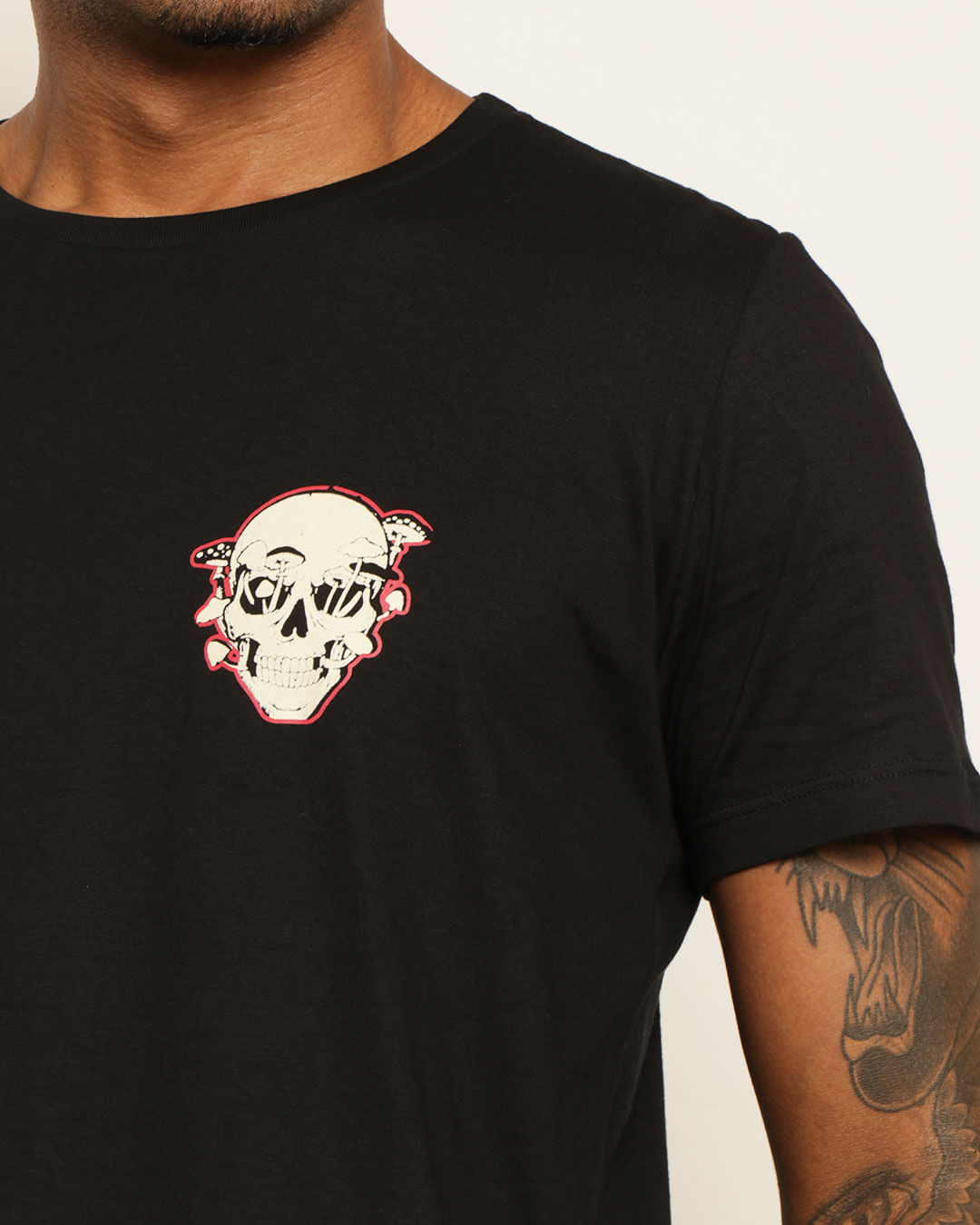 Camiseta-Mc-811921-Est-Frente-E-Costa---Preto