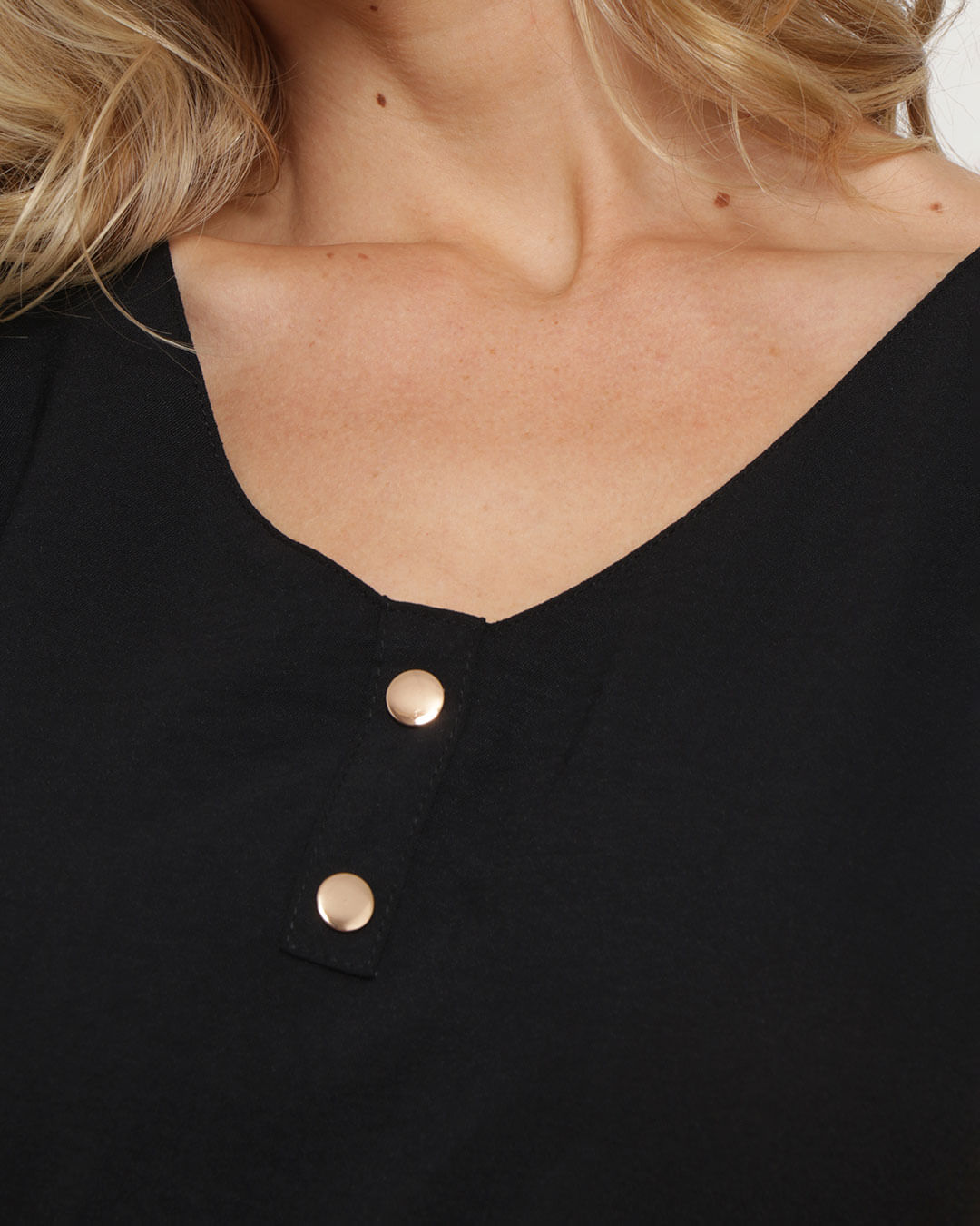 Blusa-230712-Gola-V-Mc-Lisa---Preto