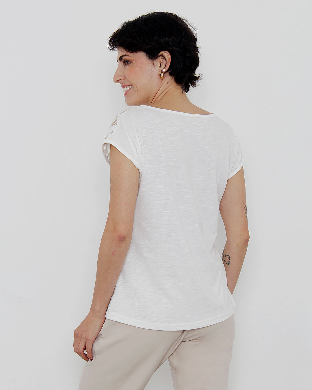 Blusa-22789-Estampada-Gola-V-Off-Mesa---Off-White