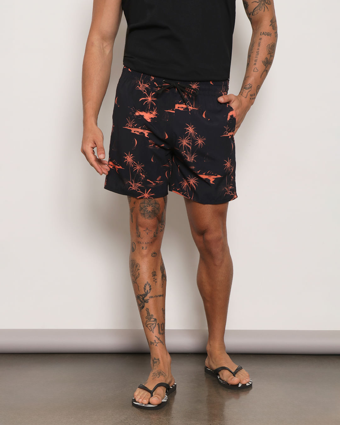 Berm-Tac-elas-Est-3bolsos-335-Soritdas---Preto-Floral