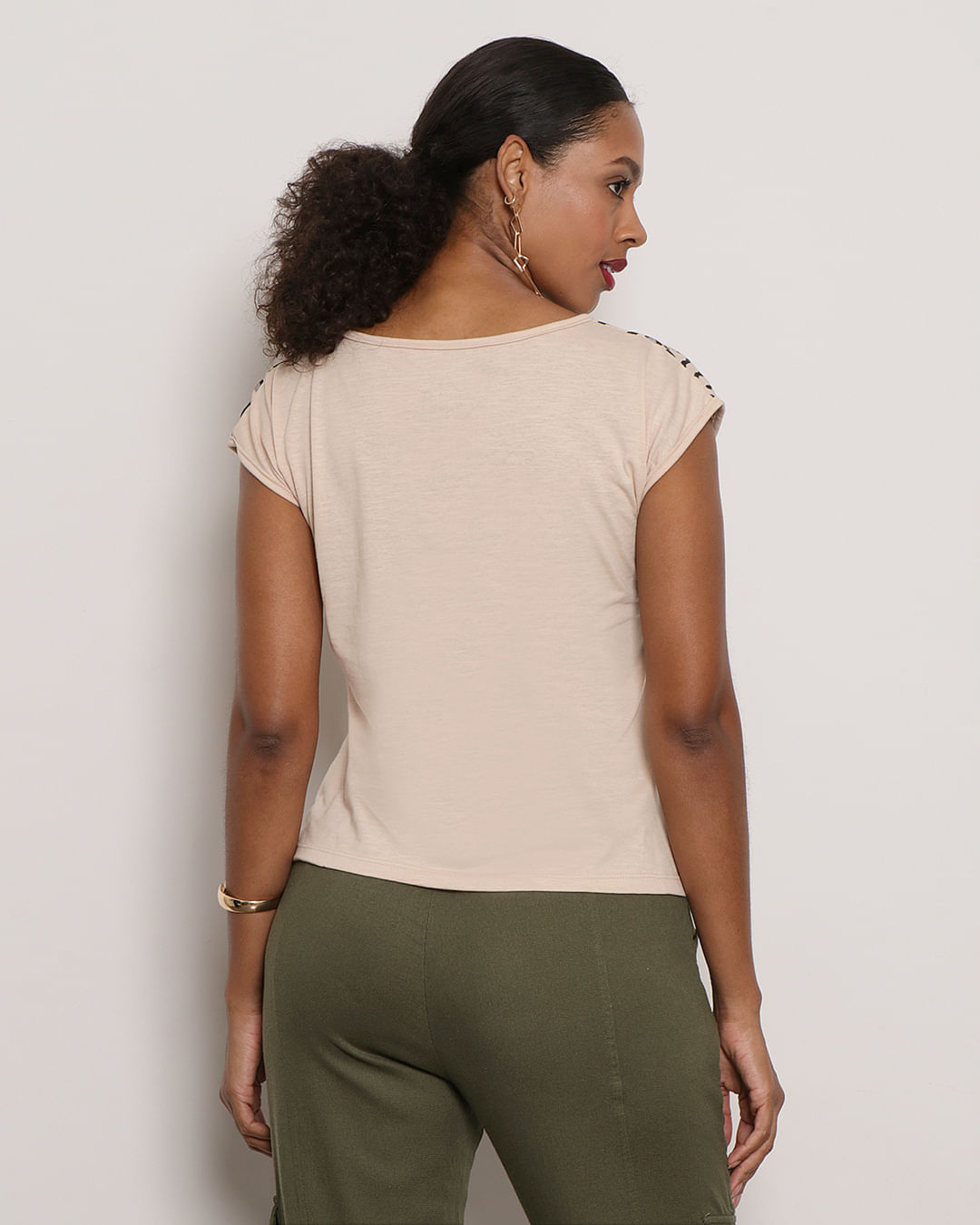 Blusa-22325-Estampada-Bege--Mesa---Bege-Medio